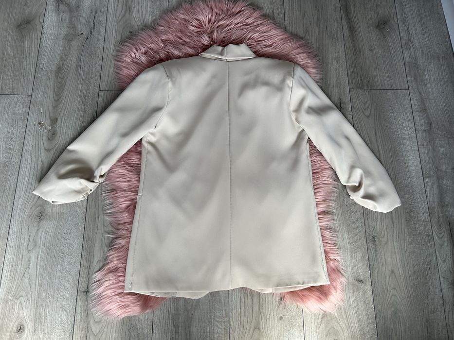 Beżowa włoska damska marynarka marszczone rękawy rozmiar uni