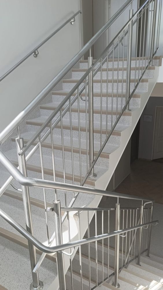 Balustrady na wymiar - stal czarna, nierdzewna, ocynk, szlifowana