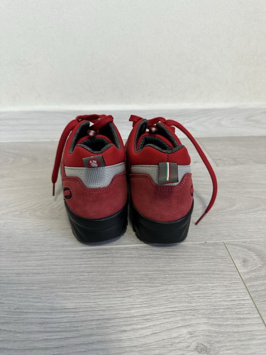 кросівки (трекери) OLANG