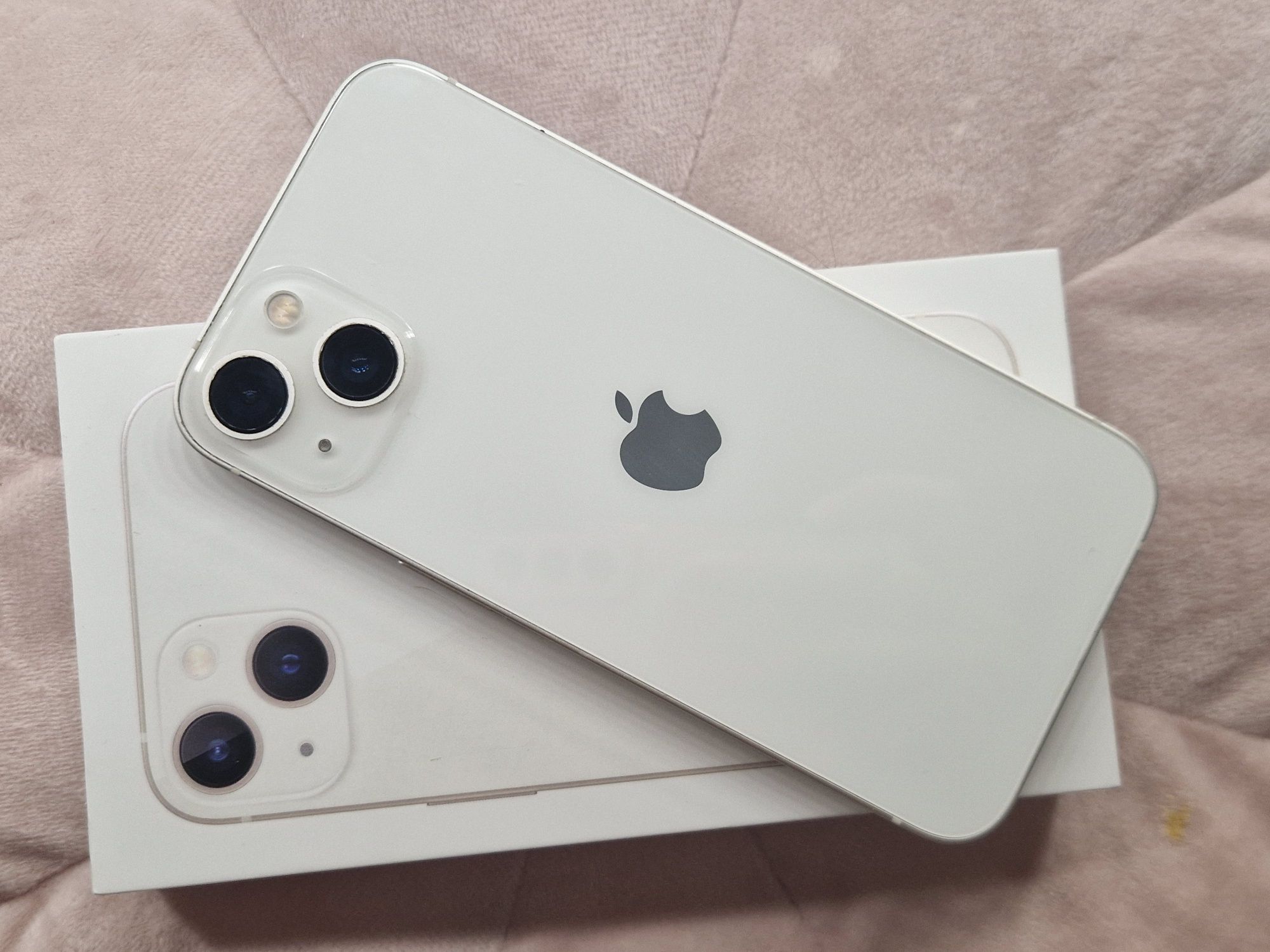 Jeszcze Rok gwarancji_ IPHONE 13_ze sklepu Apple iSPOT_Jak Nowy!