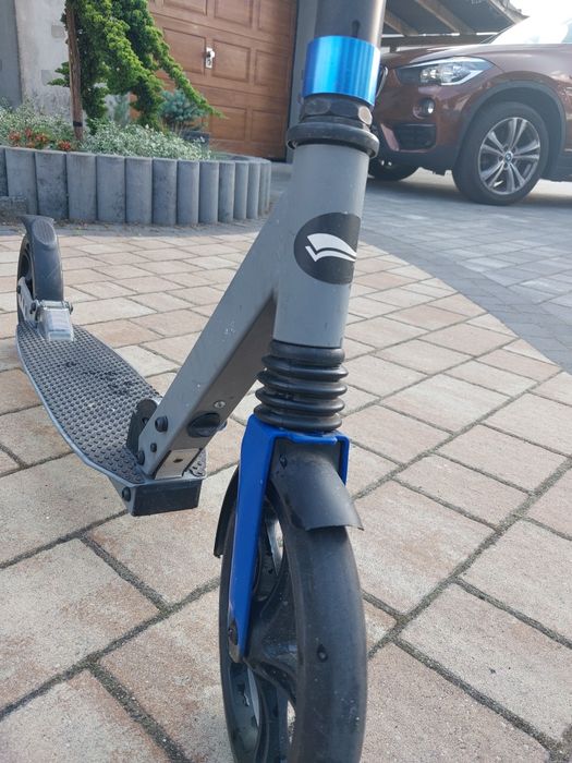 Hulajniga czarno-niebieska