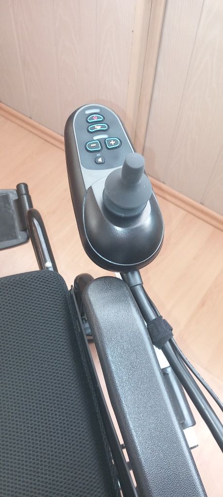 Wózek inwalidzki elektryczny składany POWER-TIM firmy TIMAGO