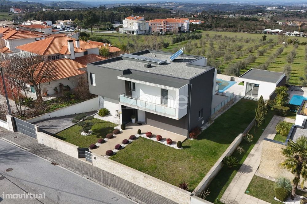 Moradia T5 com piscina | Oliveira do Hospital