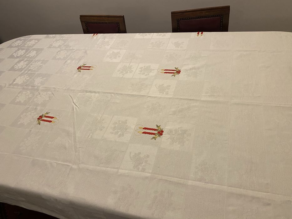 Toalha em linho com motivos natalicios