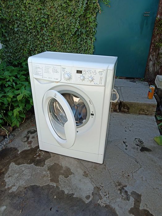 Машинка стиральная автомат б/у indesit 4кг