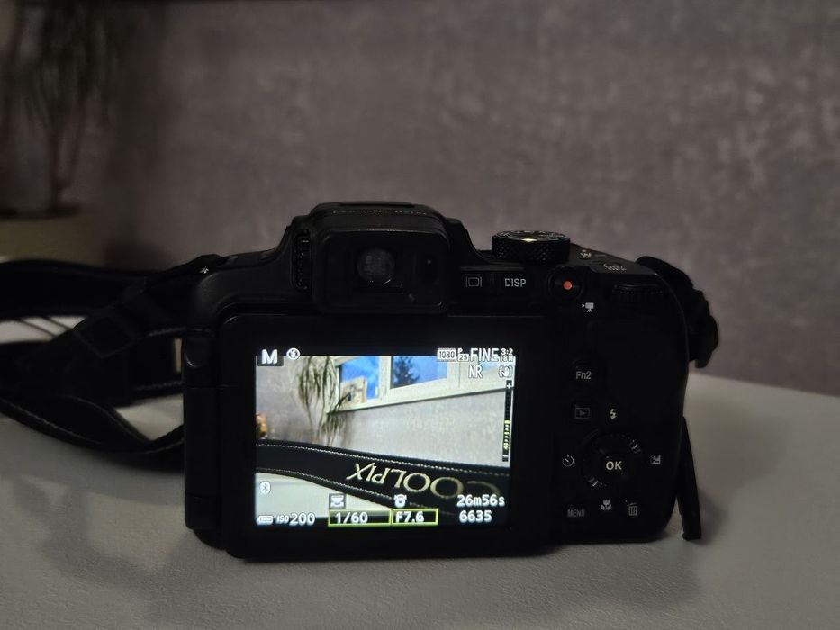 Nikon coolpix B700