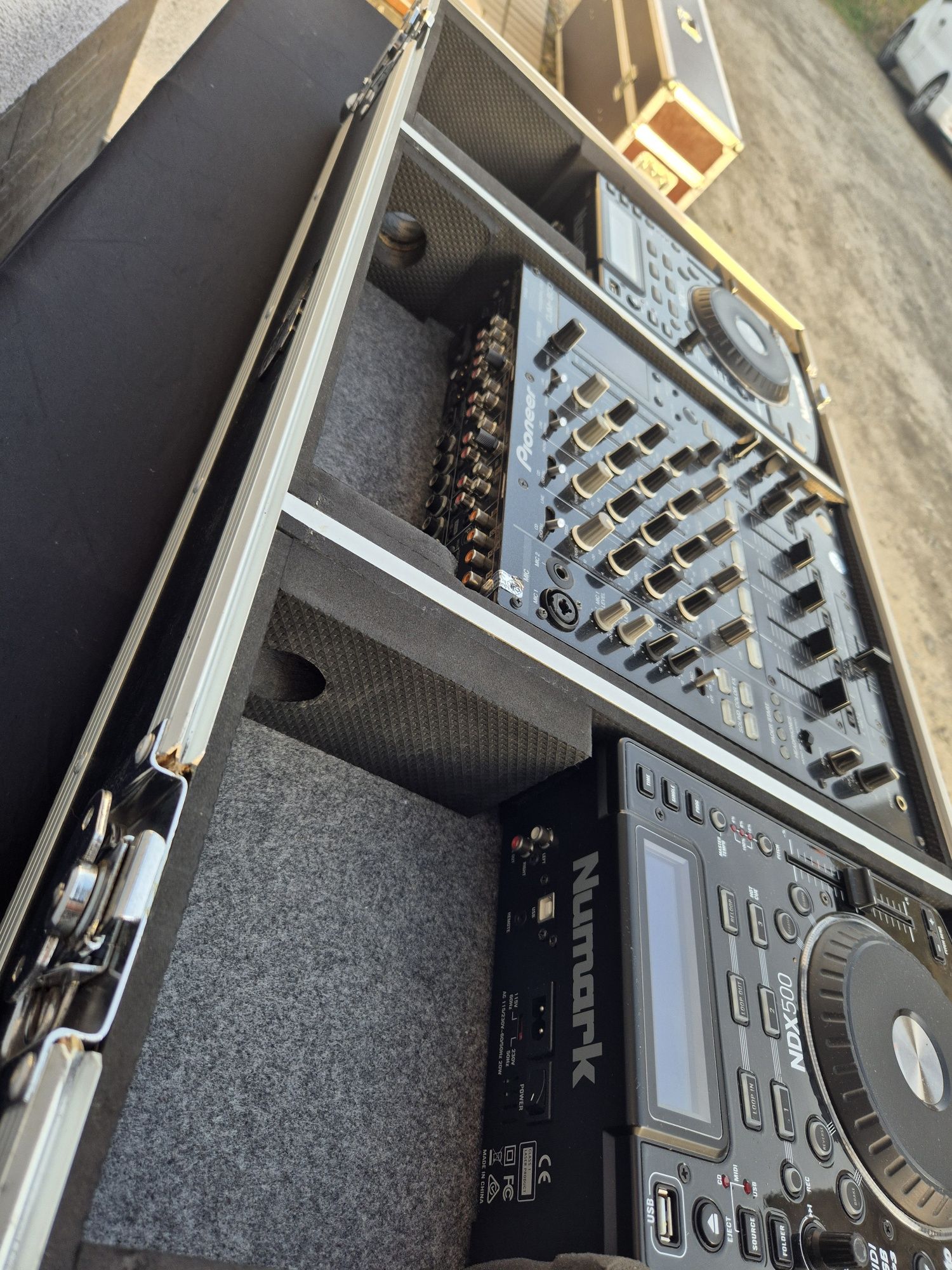 Pioneer DJM 800/Numark NDX 500 +Case
