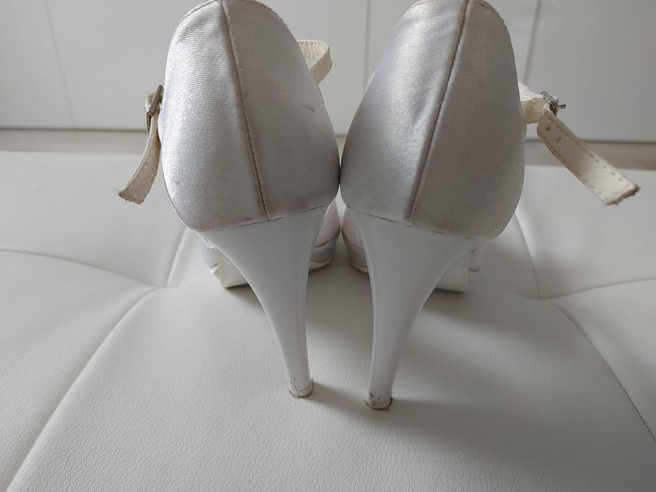 Buty slubne r. 36 biale satynowe