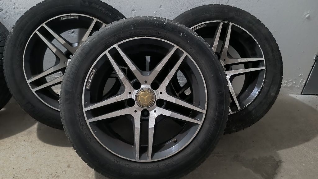 Sprzedam 4 Alufelgi AMG 16x7.5 C-klasa