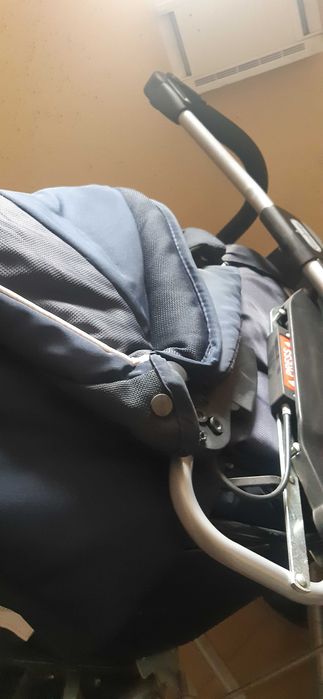 Sprzedam Wózek   jako spacerówka plus gondola łatwa wymiana