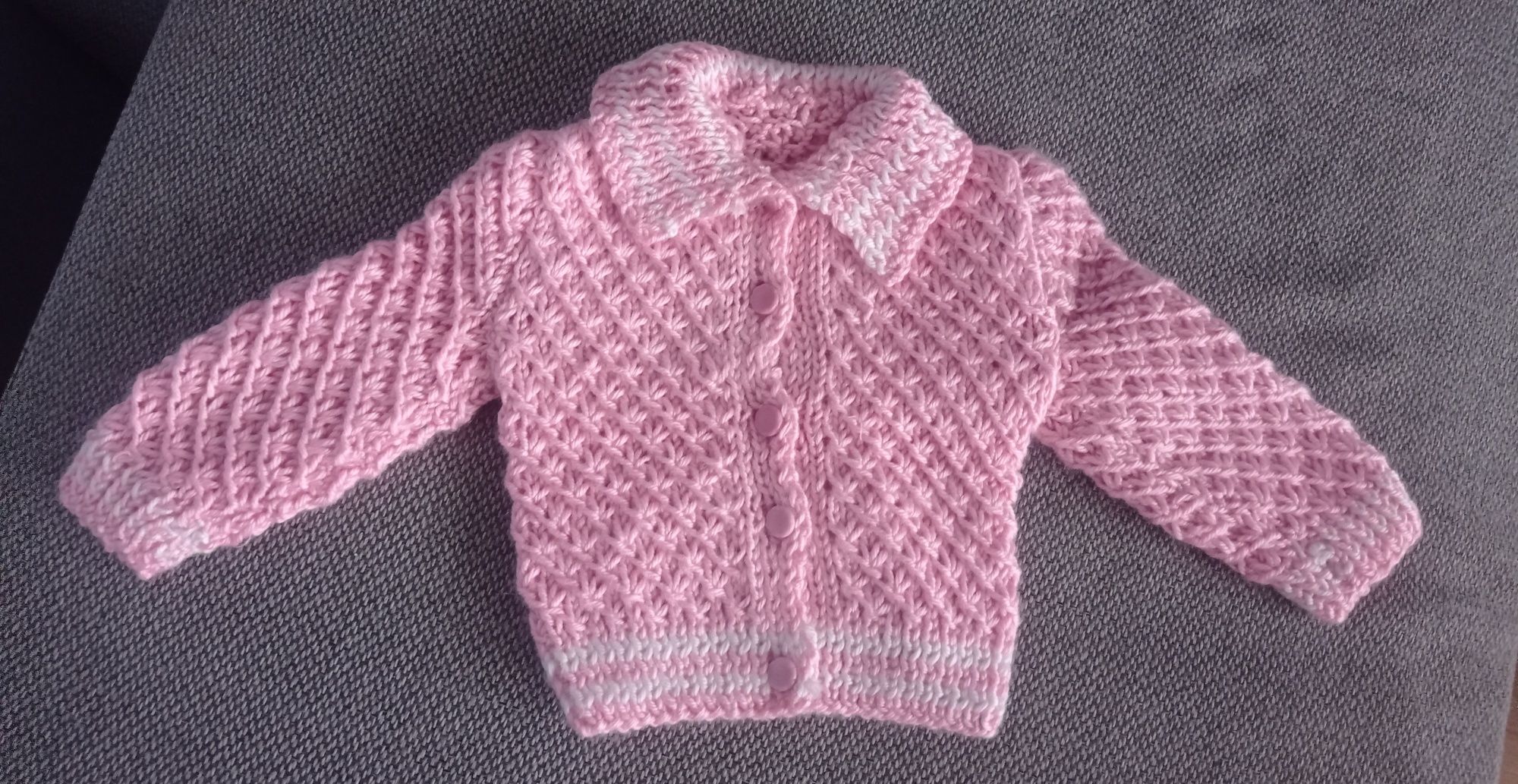 Sweterek 80 cm różowy zimowy na guziki niemowlęcy