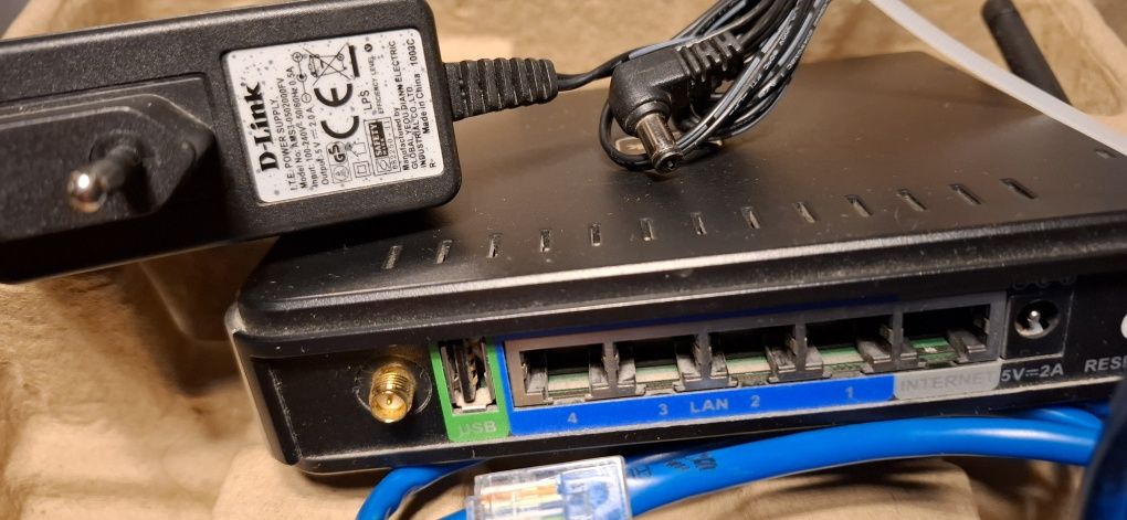 Маршрутизатор D-Link DIR-320 HW Ver. 1.0