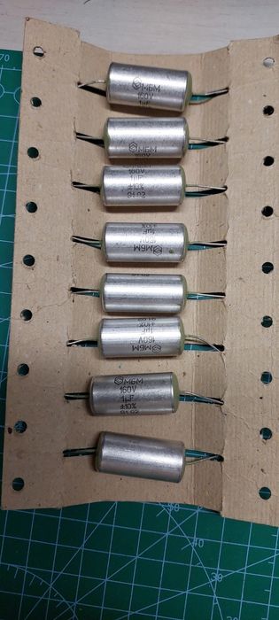 Продам лампы накаливания,  конденсаторы.