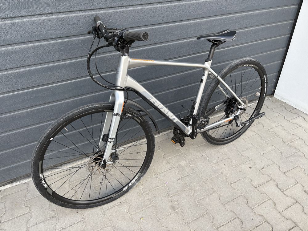 Rower Giant Toughroad L 28 hydraulika Shimano 3x9 Specialized Cube