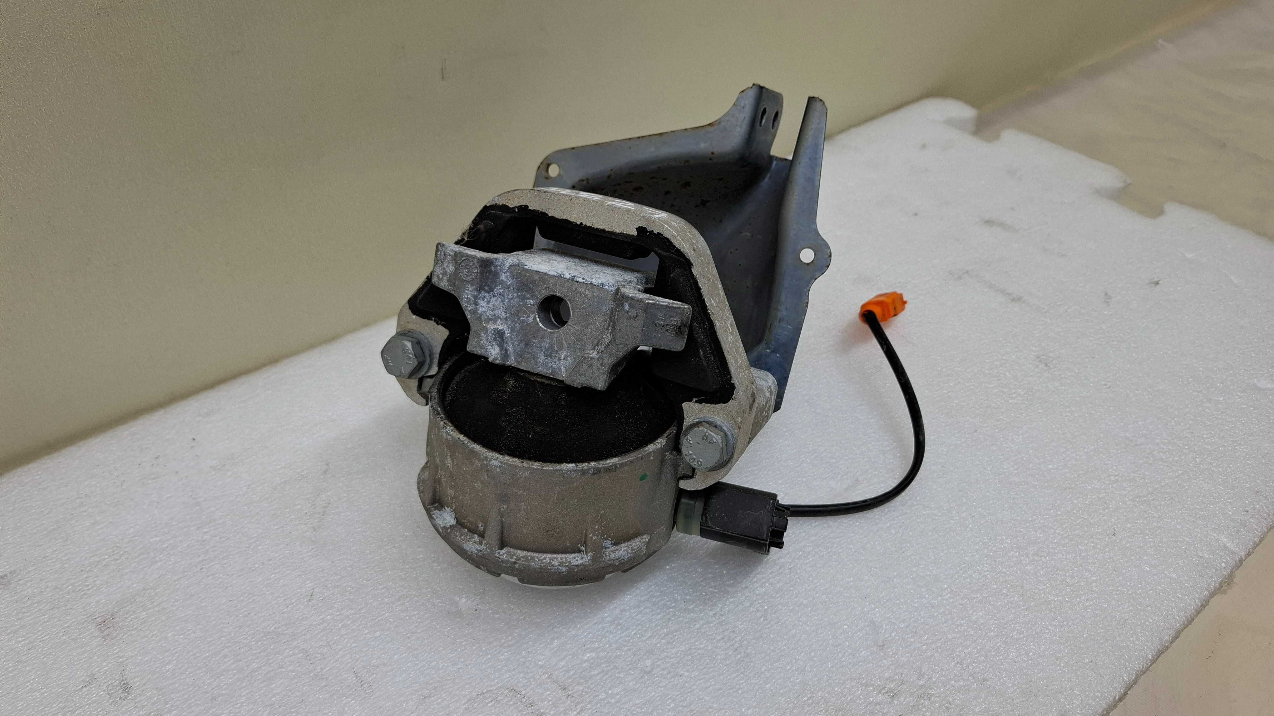 Audi A7, A5, A6, Q5 2010-17 , опора подушка двигуна L, ліва , in04827
