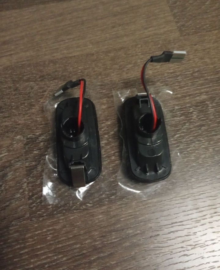 Указатель поворота Audi(Ауди) A4  RS4 S4 B6 B7 B8 A3 S3 A6 S6 RS6 C5 C