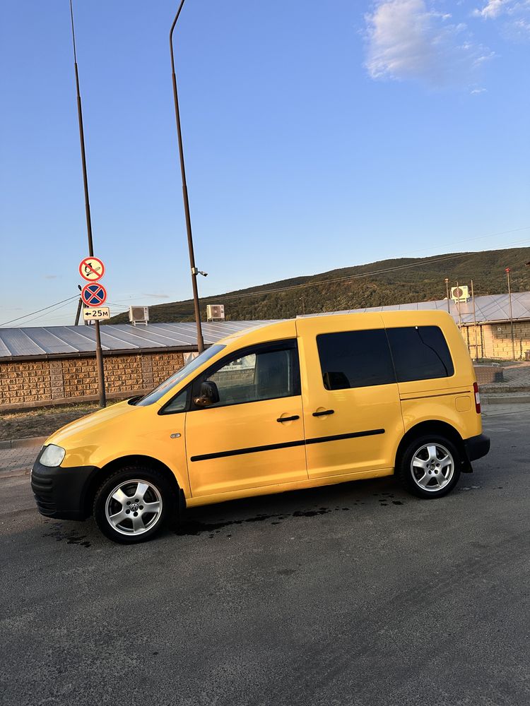 Продам Volkswagen Caddy 2005 рік