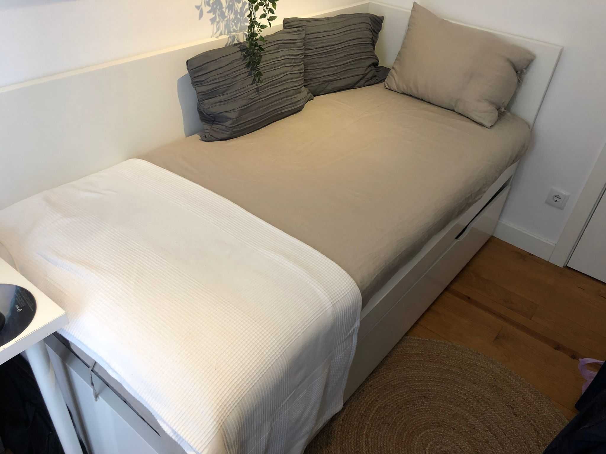 Cama com Gaveta IKEA