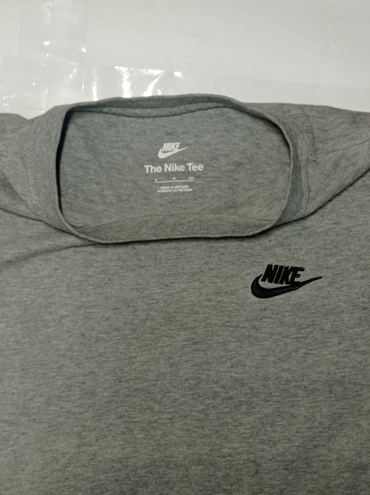 Простая футболка Nike