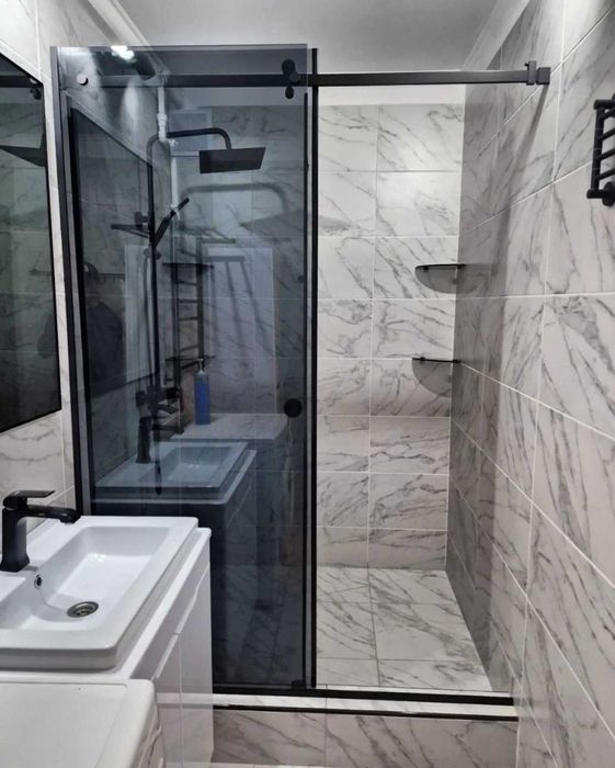 Душова кабіна зі скла,душові перегородки двері у душ ,під замволення