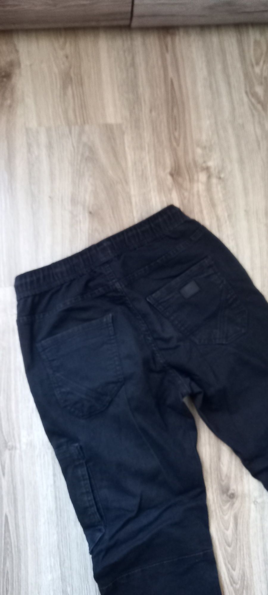Spodnie młodzieżowe joggery Cropp W28 L30