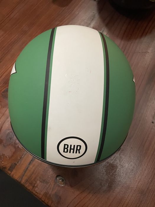 Capacete rectro , como novo, utilisado uma vez… Um pouco pequeno, tama