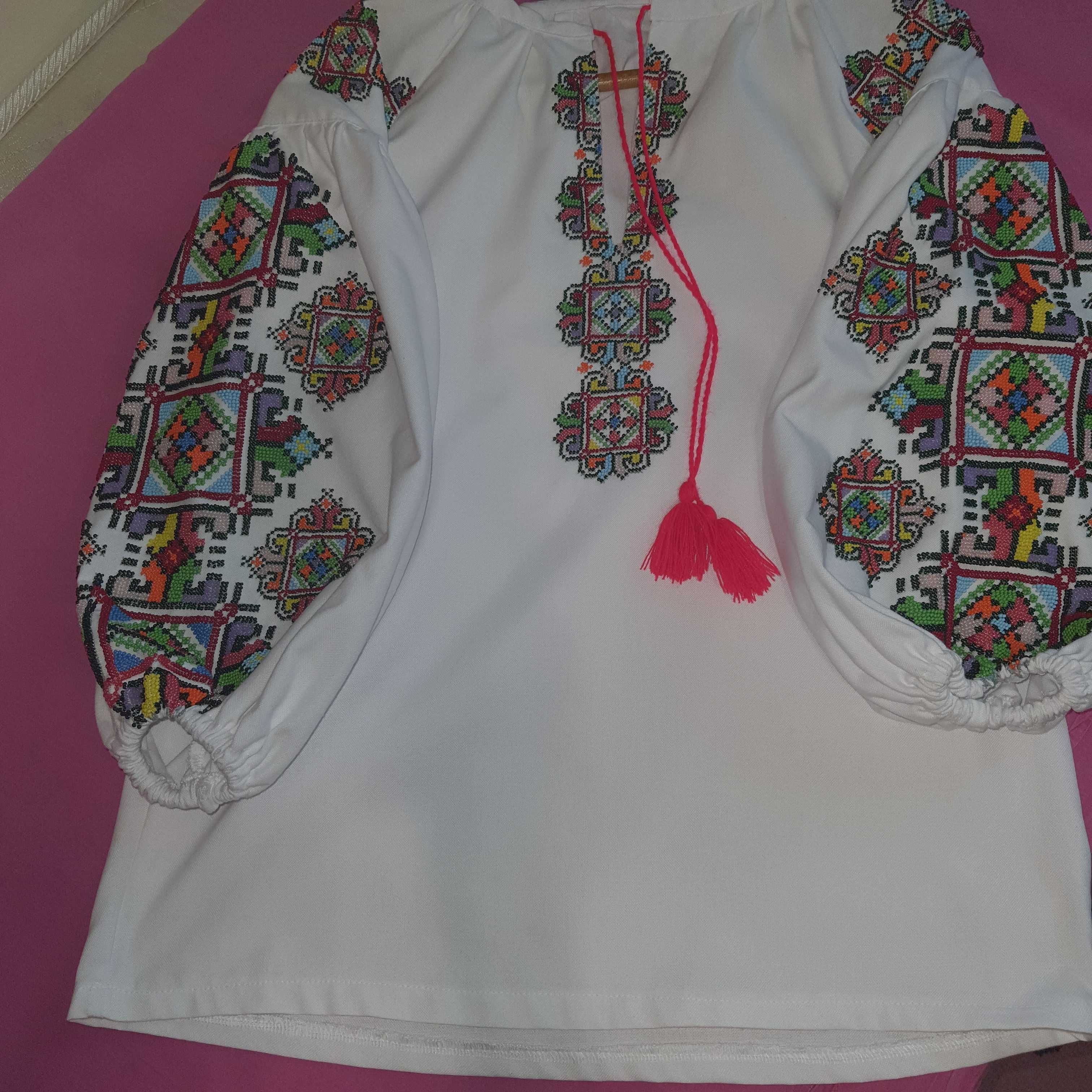 Яскрава вишиванка бохо