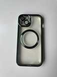 Etui na iPhone'a 15 ciemnozielony