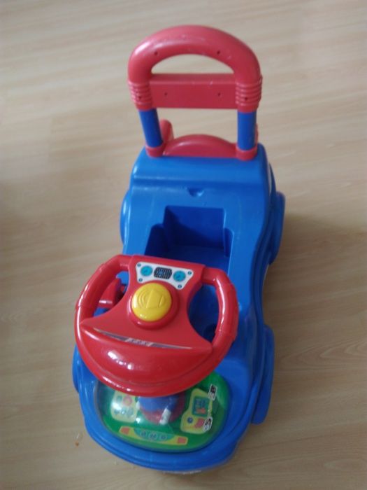 Samochodzik jeździk Chicco samochód dziecięcy