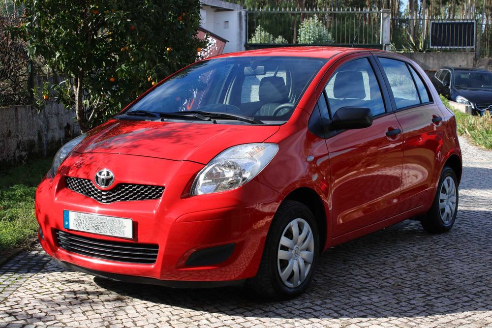 Toyota Yaris 1.0 VVT-i AC (105€/Mês)