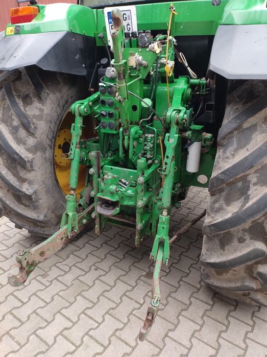 Ciągnik John Deere 7700