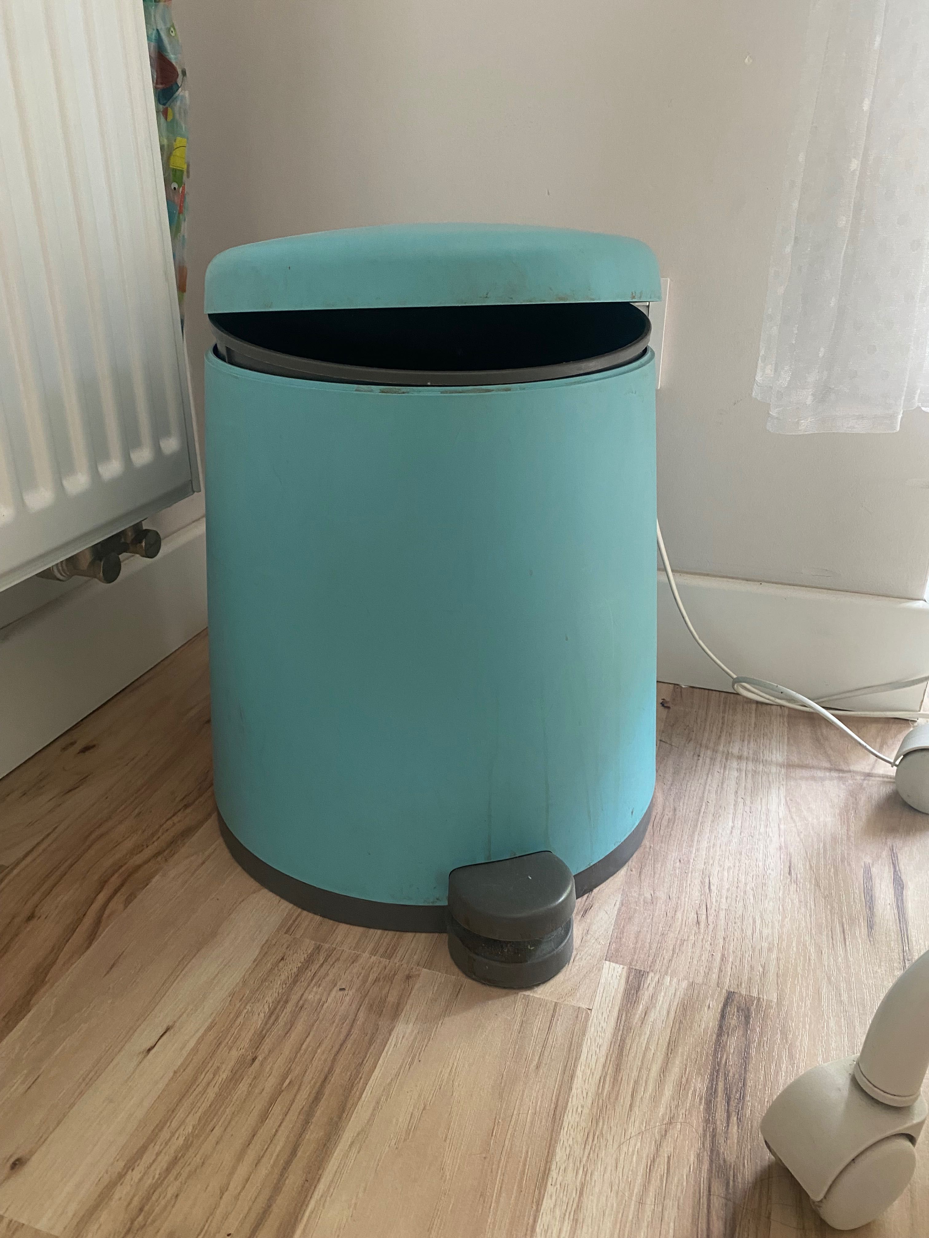 Sprzedam zestaw mebli do pokoju dziecka