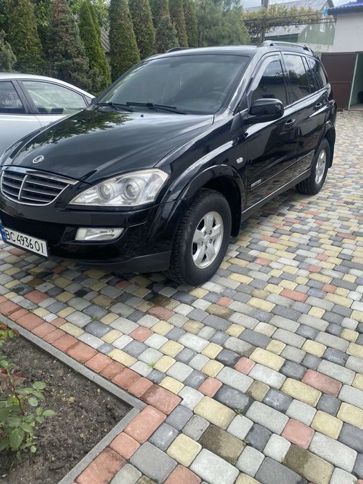 Продам sang yong в відмінному стані. Все працює.