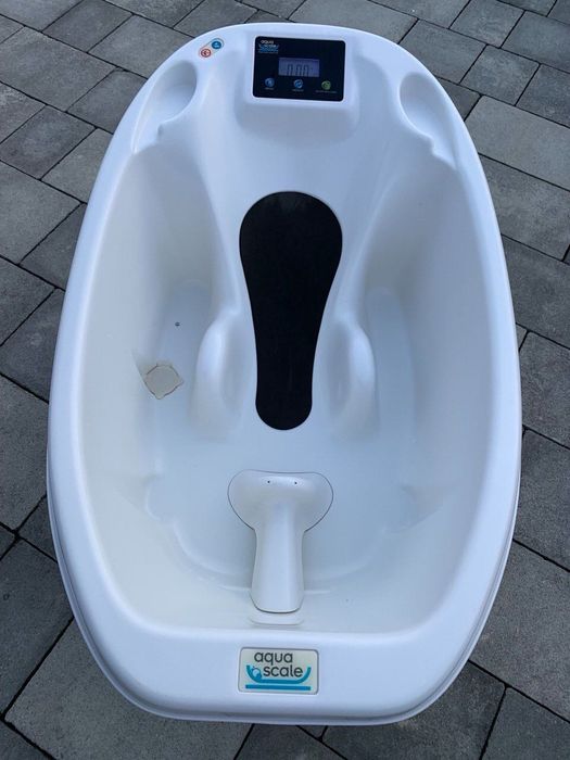 Продам ванночку для купання, градусник і ваги вмонтовані