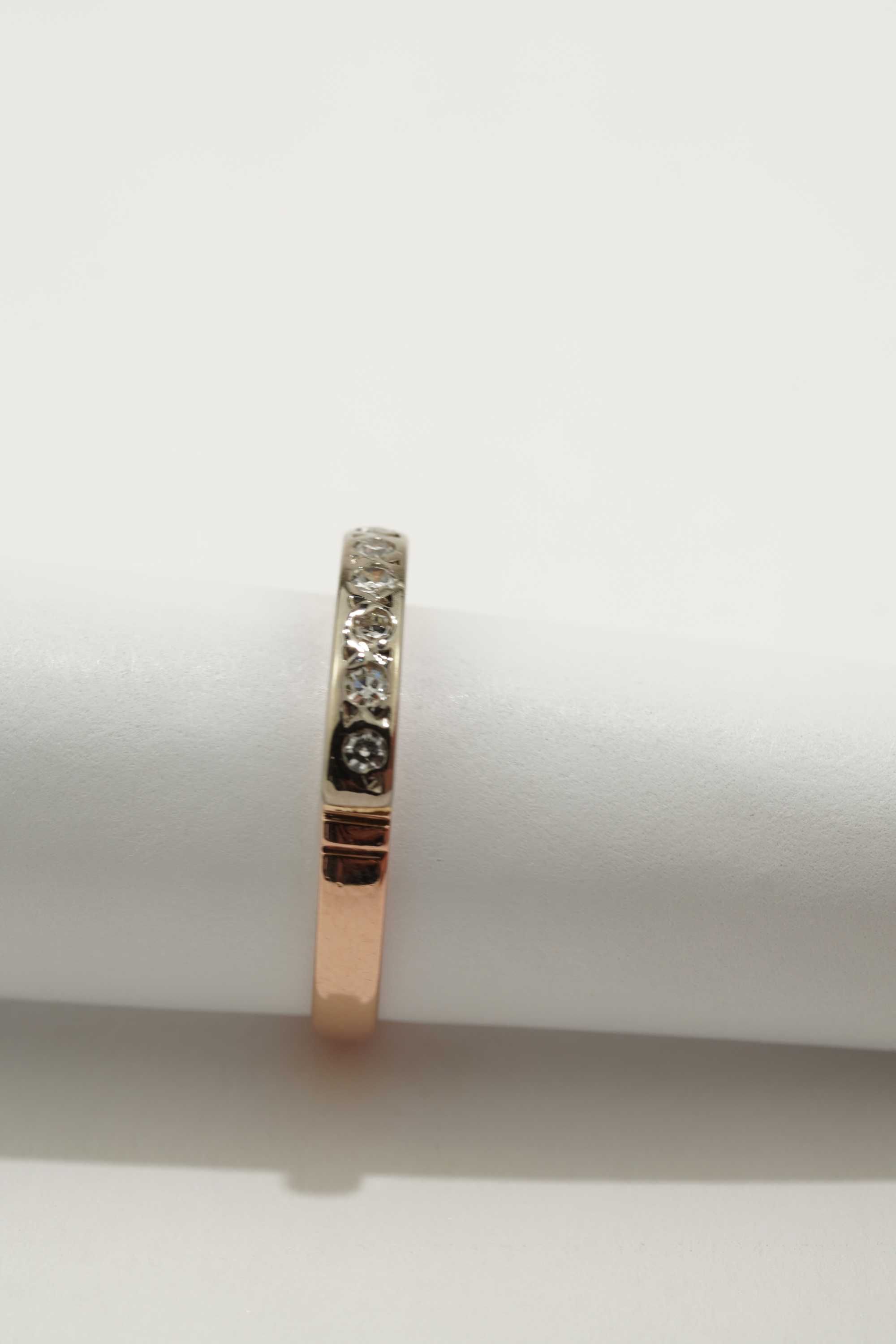 Złoty pierścionek z brylantami 14k 2,64g