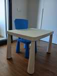 Vendo mesa + cadeira Criança