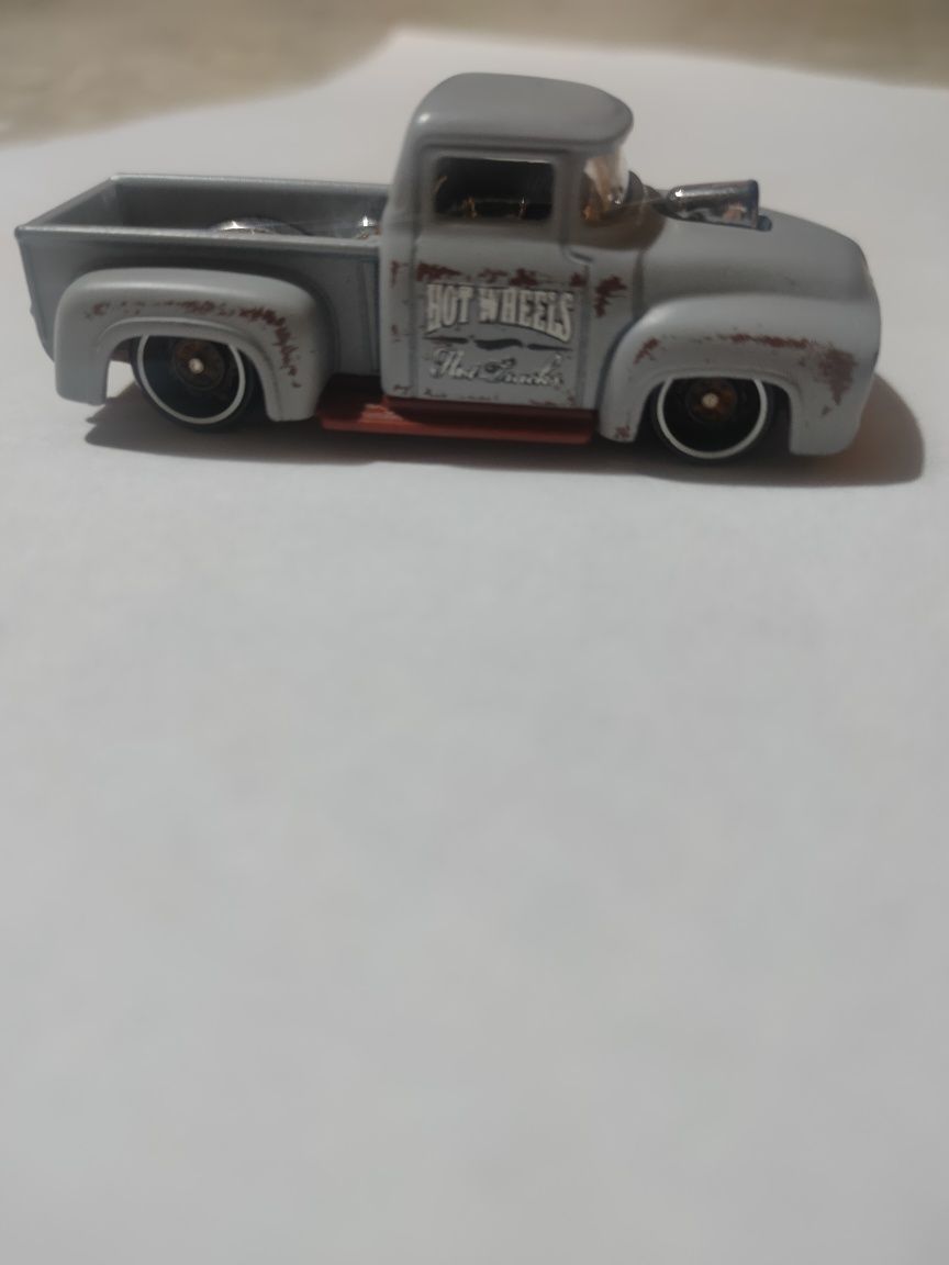 Коллекционная модель авто Hot Wheels — грузовик Ford'56