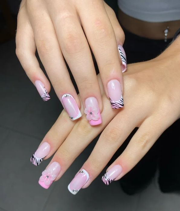 Manicure hybrydowy, Przedłużenie paznokci