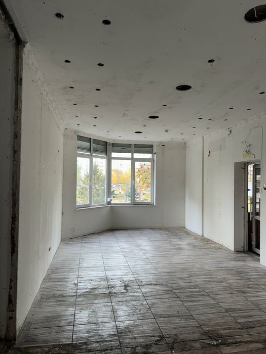 Оренда з грудня ~ приміщення 39 м² ~ Ахматова 32/18