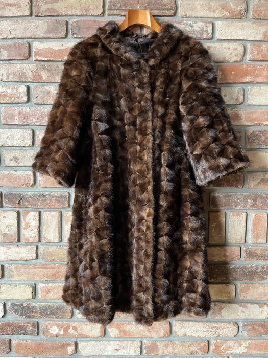 Шуба з натуральної норки довжина 100см гр 110 рукав 47см без пошкоджен