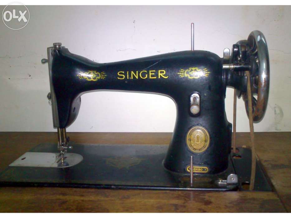 Máquina de costura antiga Singer