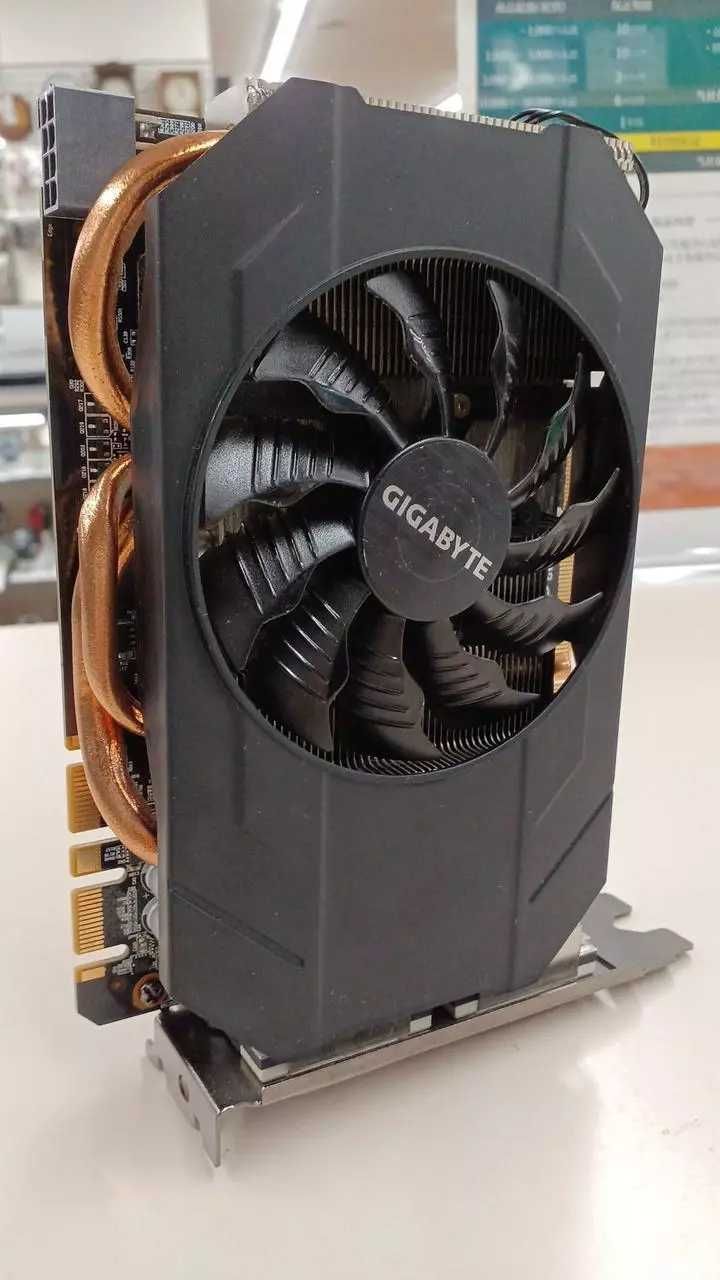 Відеокарта GIGABYTE NVIDIA GeForce (GV-N970IXOC-4GD)