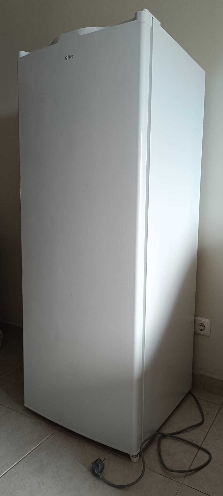 Frigorífico 1 porta QILIVE com capacidade 242L