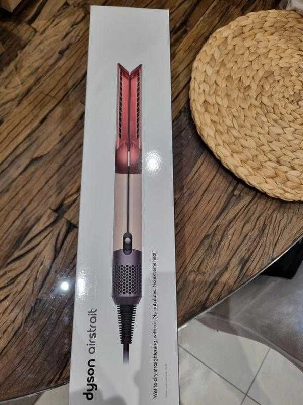 Nowa, nieużywanaprostownica do włosów dyson ht01