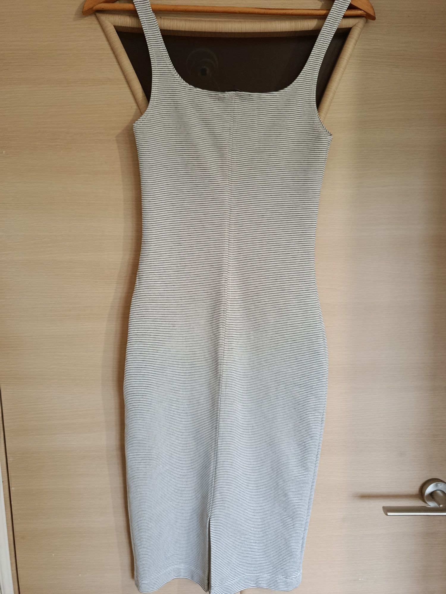 Платье      Zara
