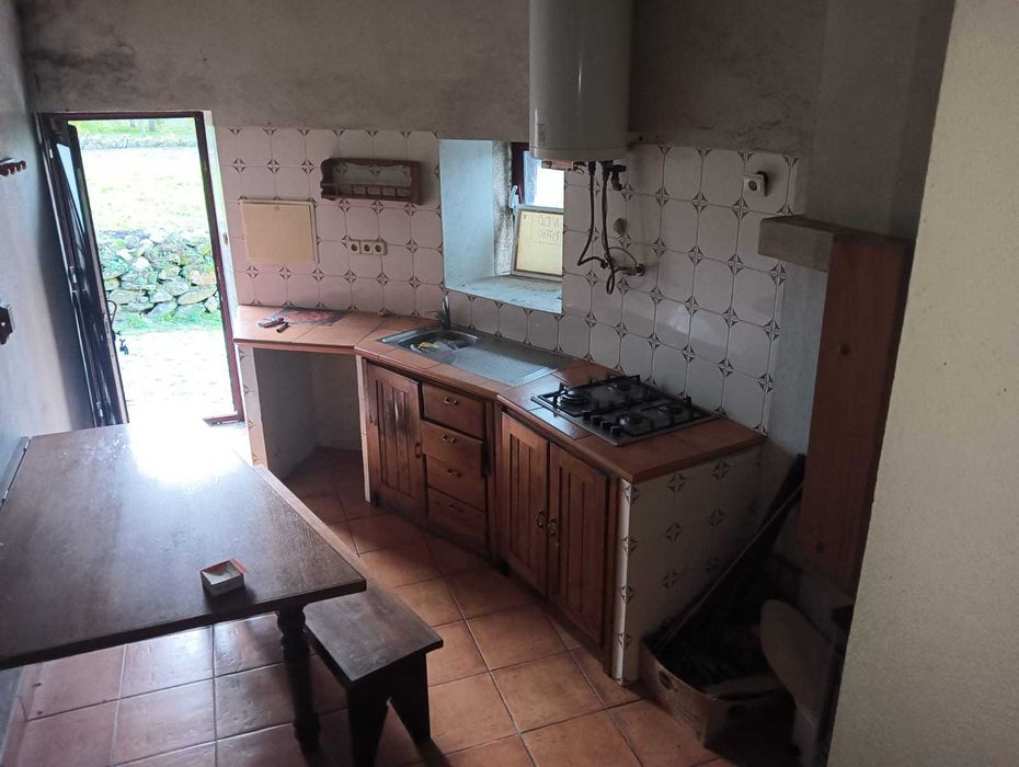 CASINHA T2 PRONTA A HABITAR NA ZONA DA MÊDA