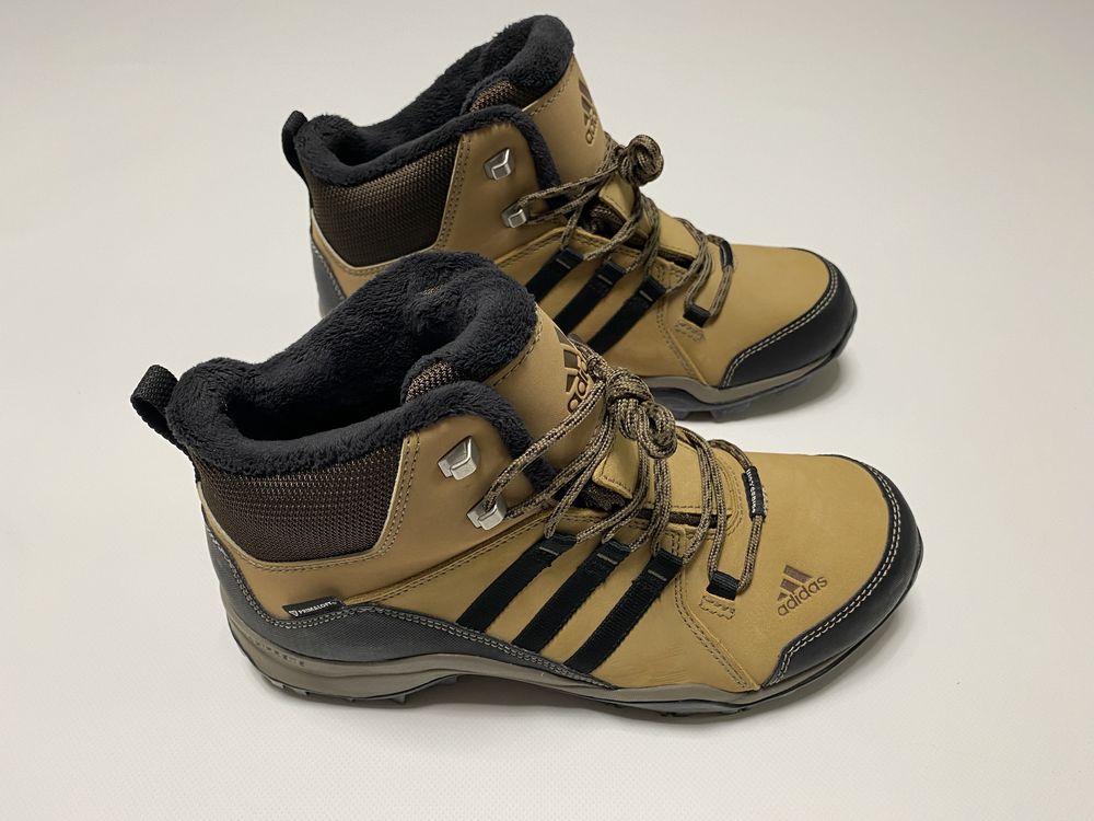 Новые ботинки Adidas ClimaProof Winter Hiker II нубук беж Размер 41 42