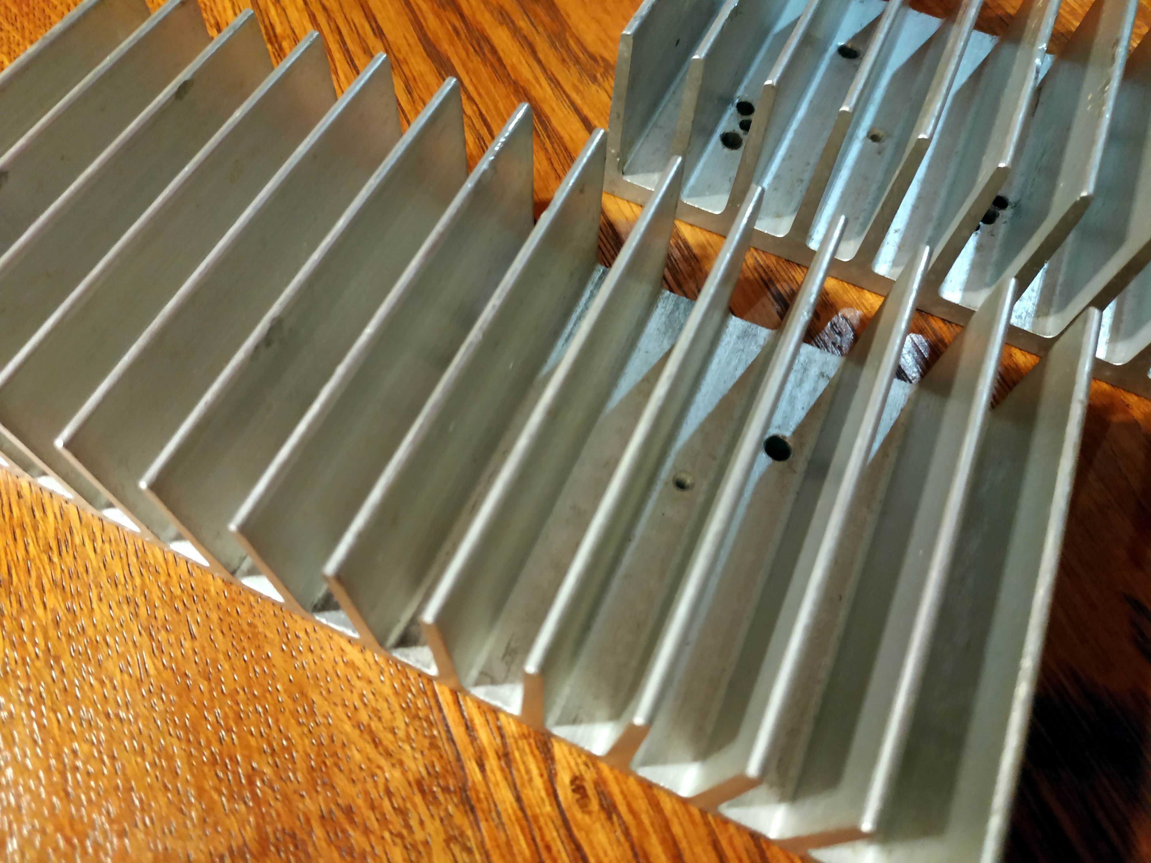 Radiator 16,5 x 7,5 x 3,5 cm