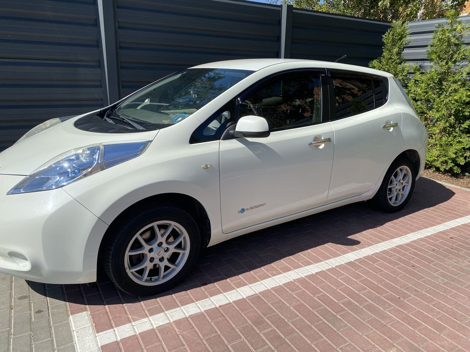 Nissan leaf 2011 р. ( нісан ліф)