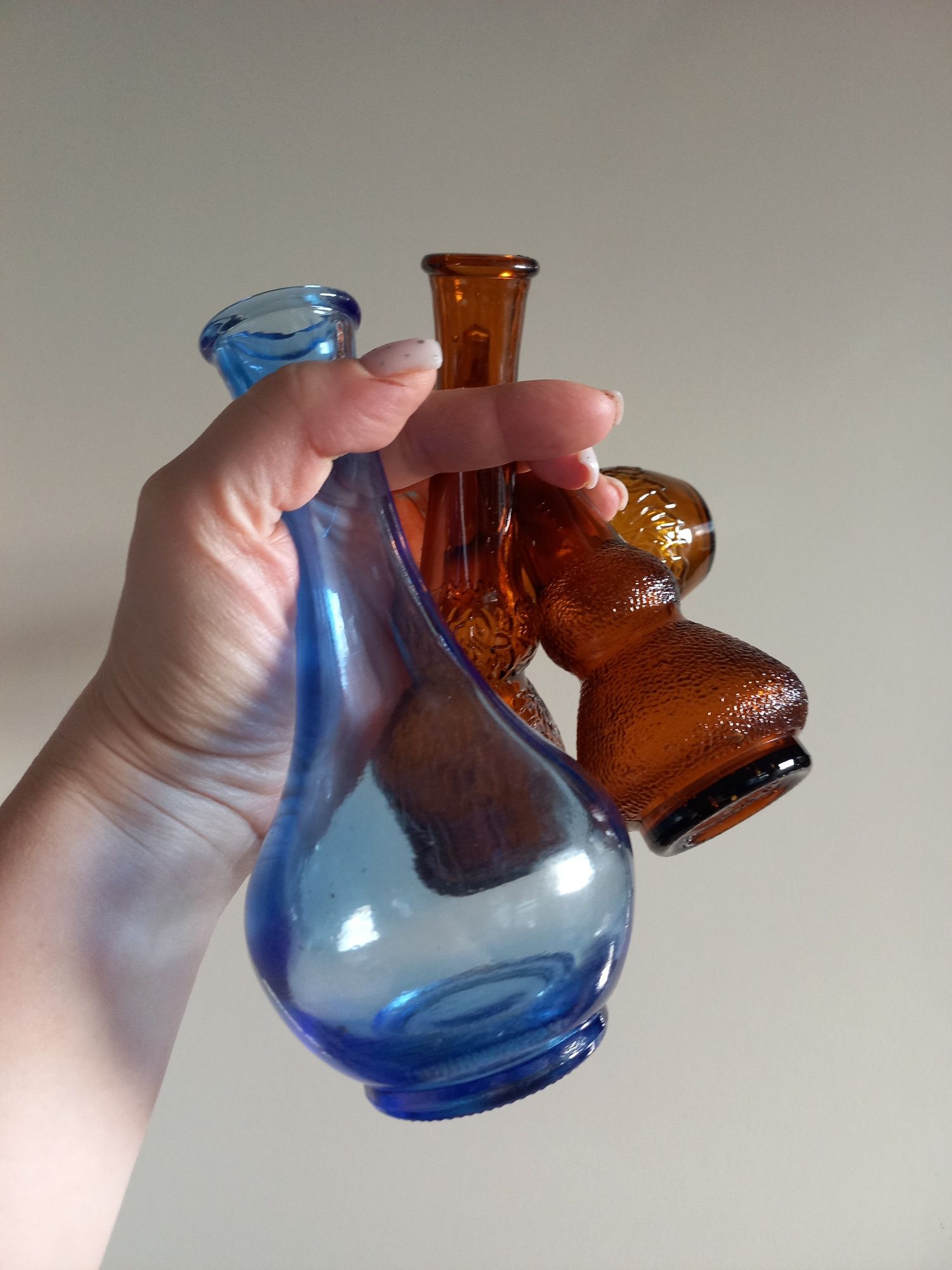 Kolorowe szkło stare wazon wazonik stary vintage miodowe niebieski